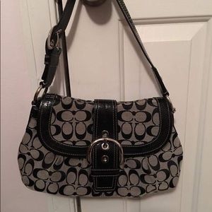 ⬇️Classic Coach Hobo bag